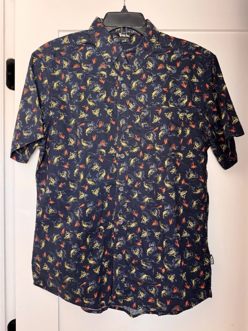 Eddie Bauer Men's Navy Blue Short Sleeve ButtonUp. Fish Print. Size Medium